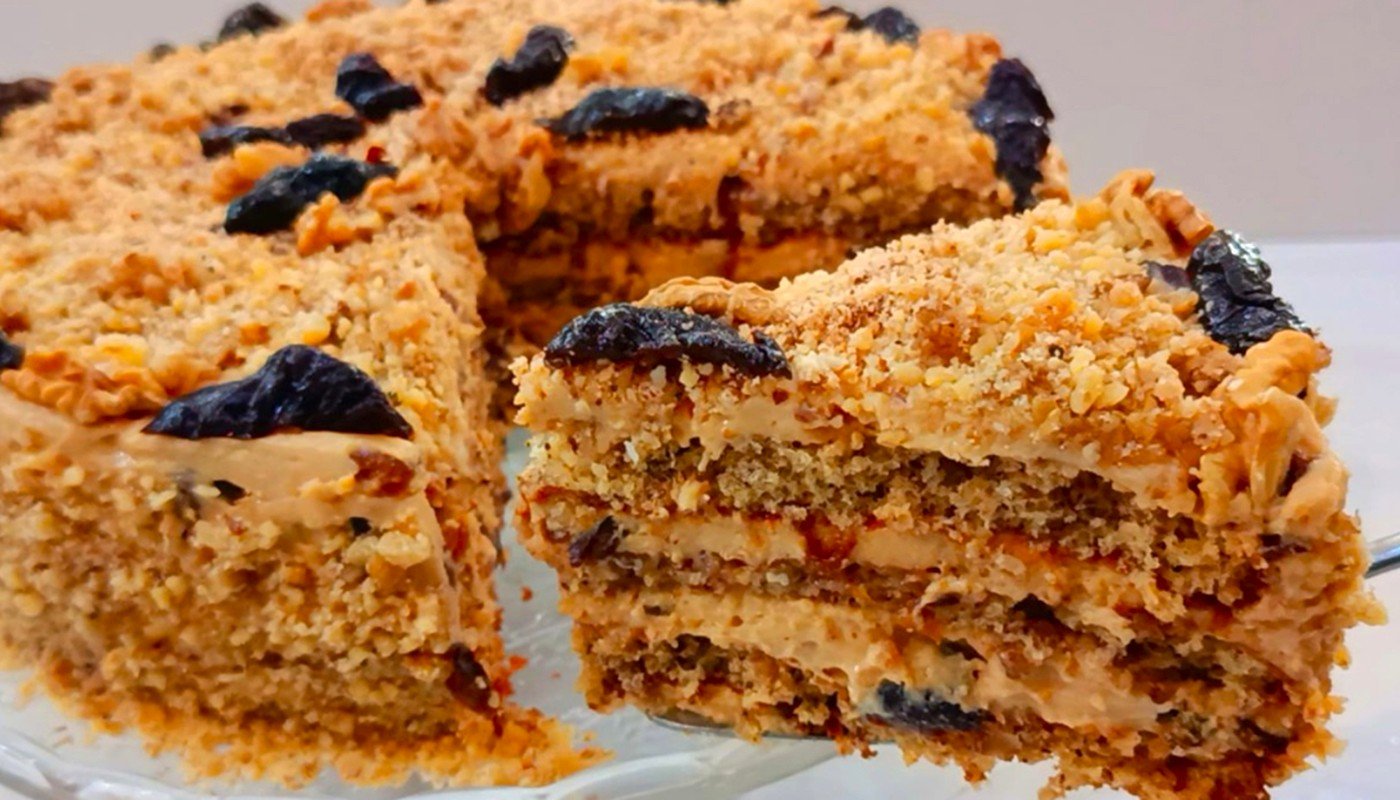 Пам'ятаєте цей легендарний рецепт із 80-х Торт "Герцогиня"? Ніжний, медовий, з карамельним кремом