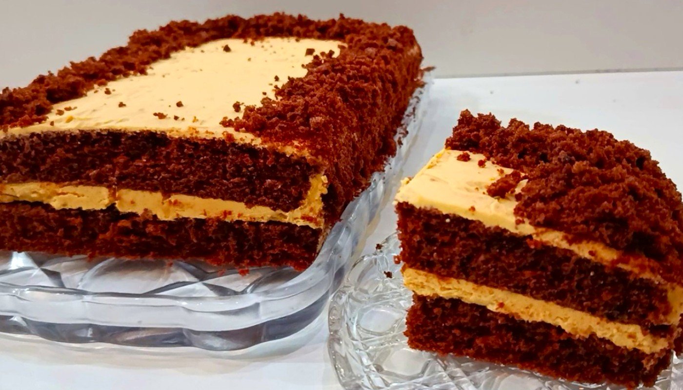 Торт «Карамелька» з 80-х: вологий шоколадний корж і ніжний крем