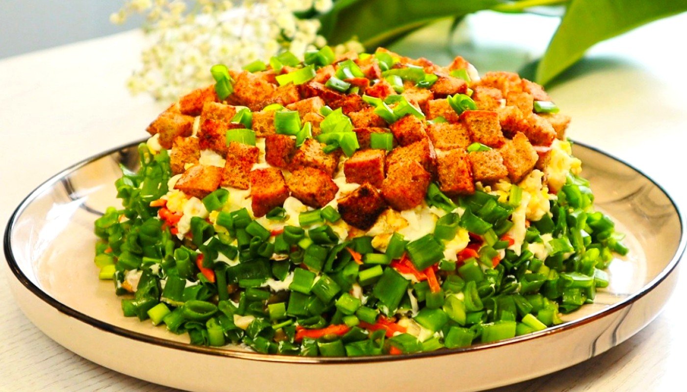 Салат "Ведмежа шуба" на 8 Березня - всі гості завжди просять рецепт