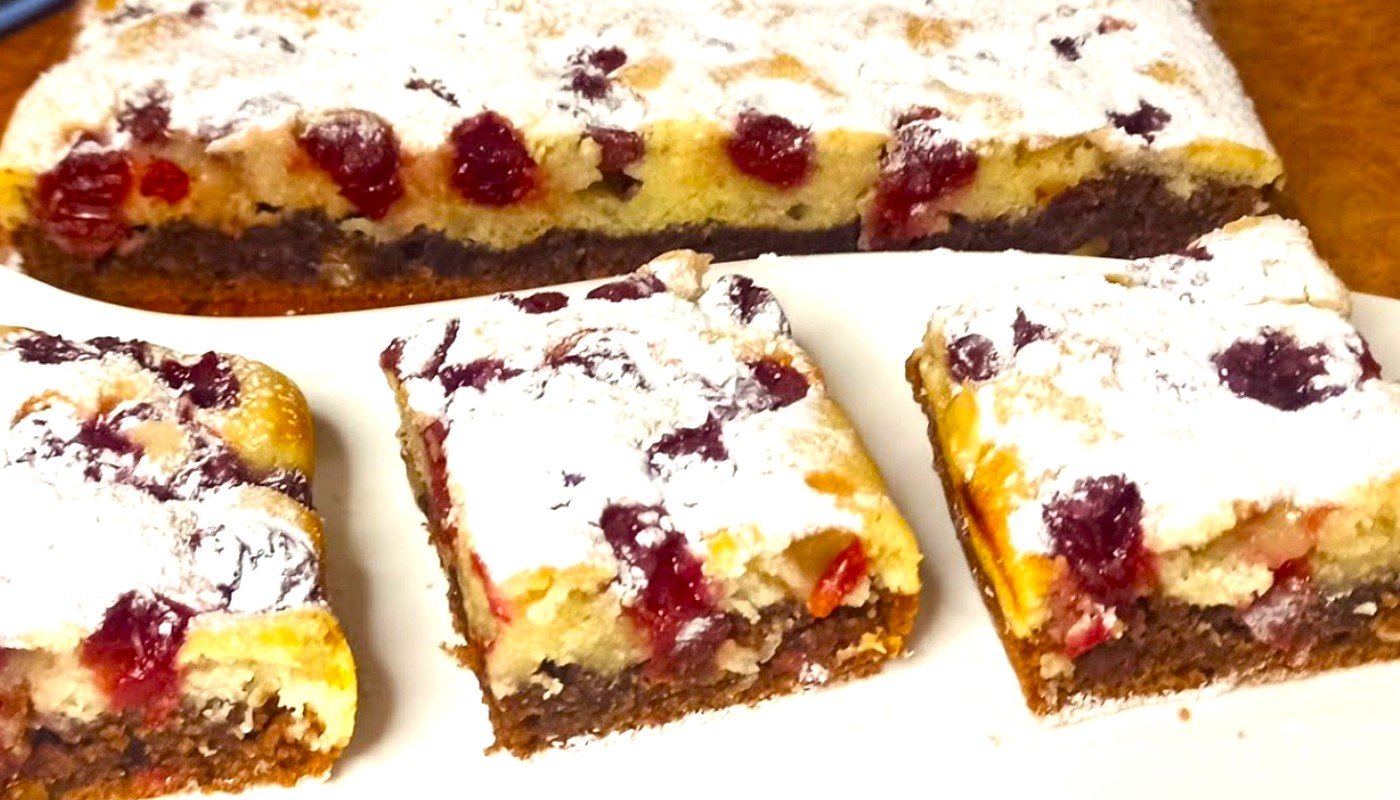 Пісний пляцок з вишнями: "Експрес" рецепт до чаю