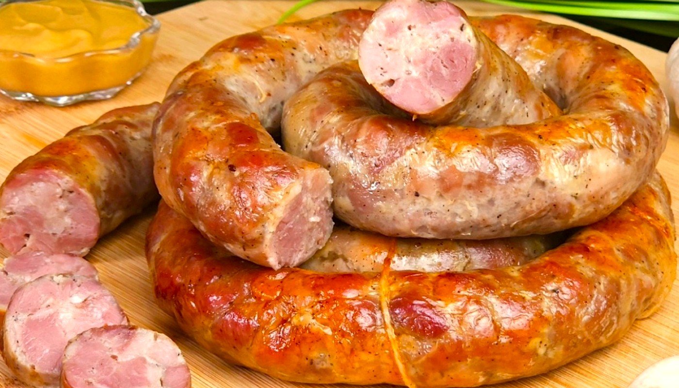Найпростіший рецепт соковитої домашньої ковбаси до Великоднього кошика 2026
