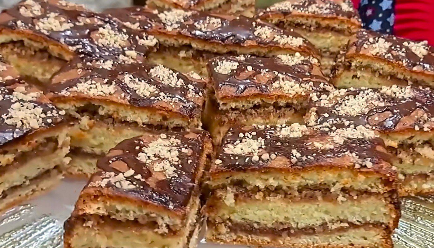 Печу його по 3 рази на місяць! Простий пляцок з повидлом і горіхами до чаю