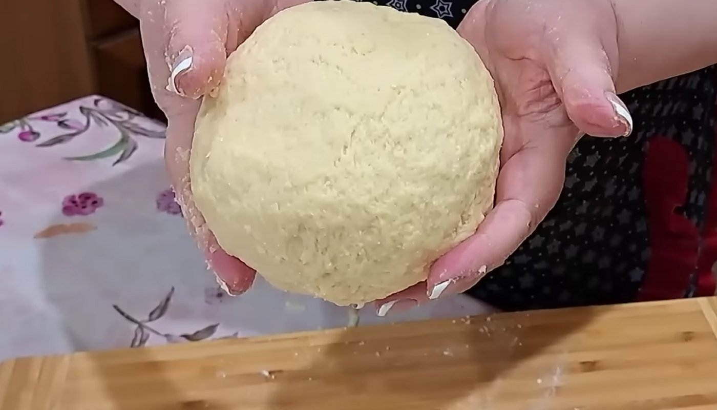 пляцок з повидлом і горіхами