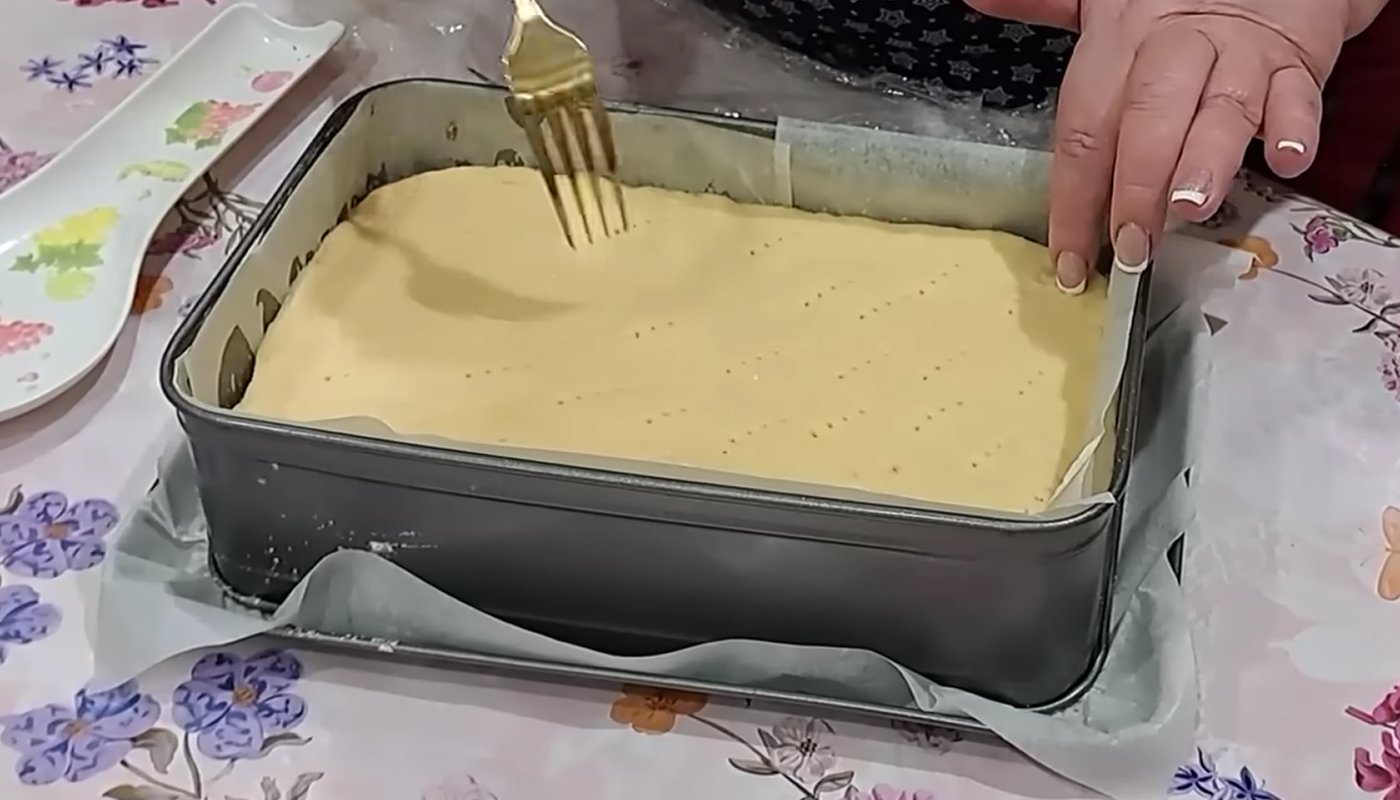 пляцок з повидлом і горіхами