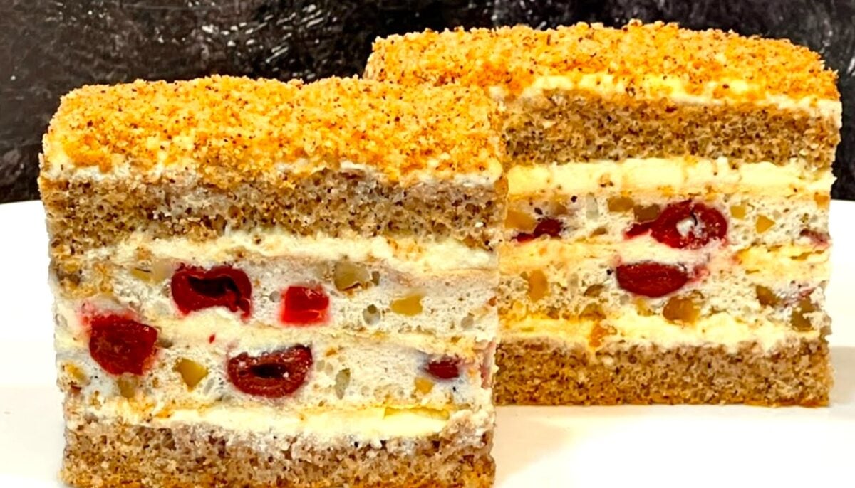 Львівський пляцок по-королівськи з вишнями і горіхами: на Великдень печу одразу два