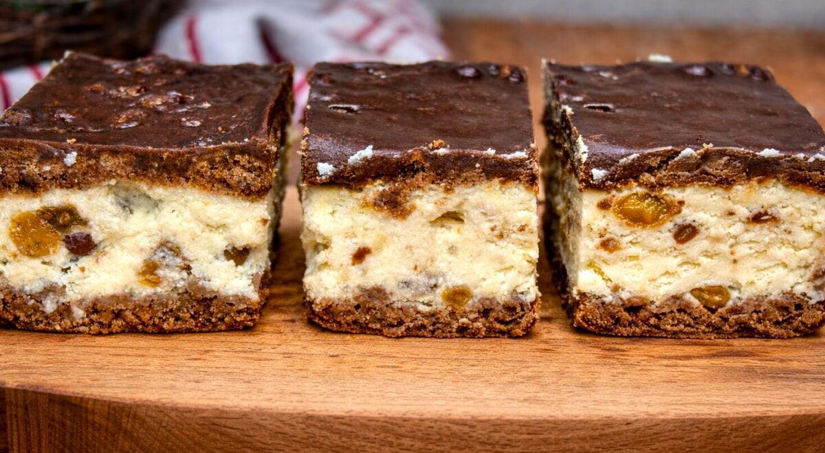 Колись випросила рецепт у сусідки по гуртожитку: Великодній сирник по-тернопільськи - печу вже 20 років