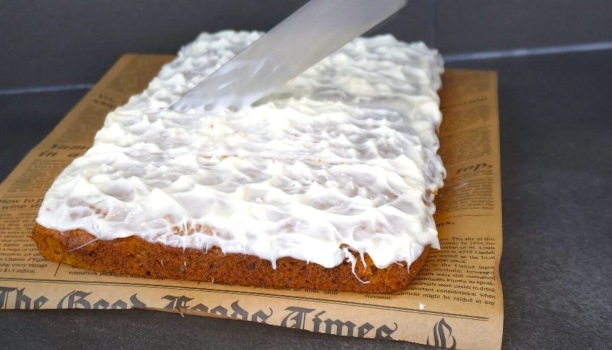 Ложкою перемішала і в духовку: пиріг "Просто Марія" - миттєвий рецепт до чаю