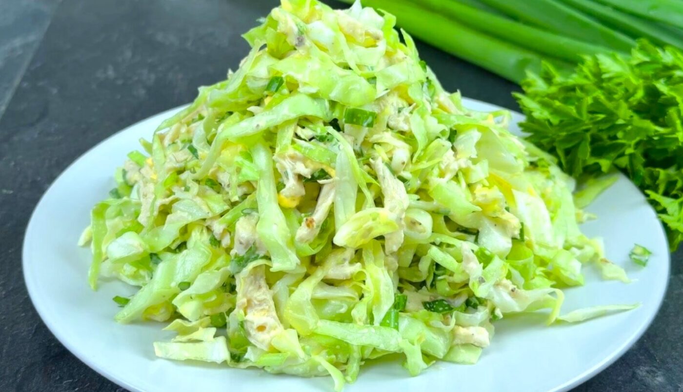 Салат з капусти по-новому - краще за "Дністер"! З'їли весь і замовили готувати на завтра знову