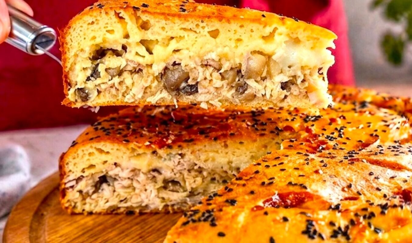 Просто перемішую і заливаю! Незвичайний пиріг "На квасному молоці" - забутий бабусин рецепт