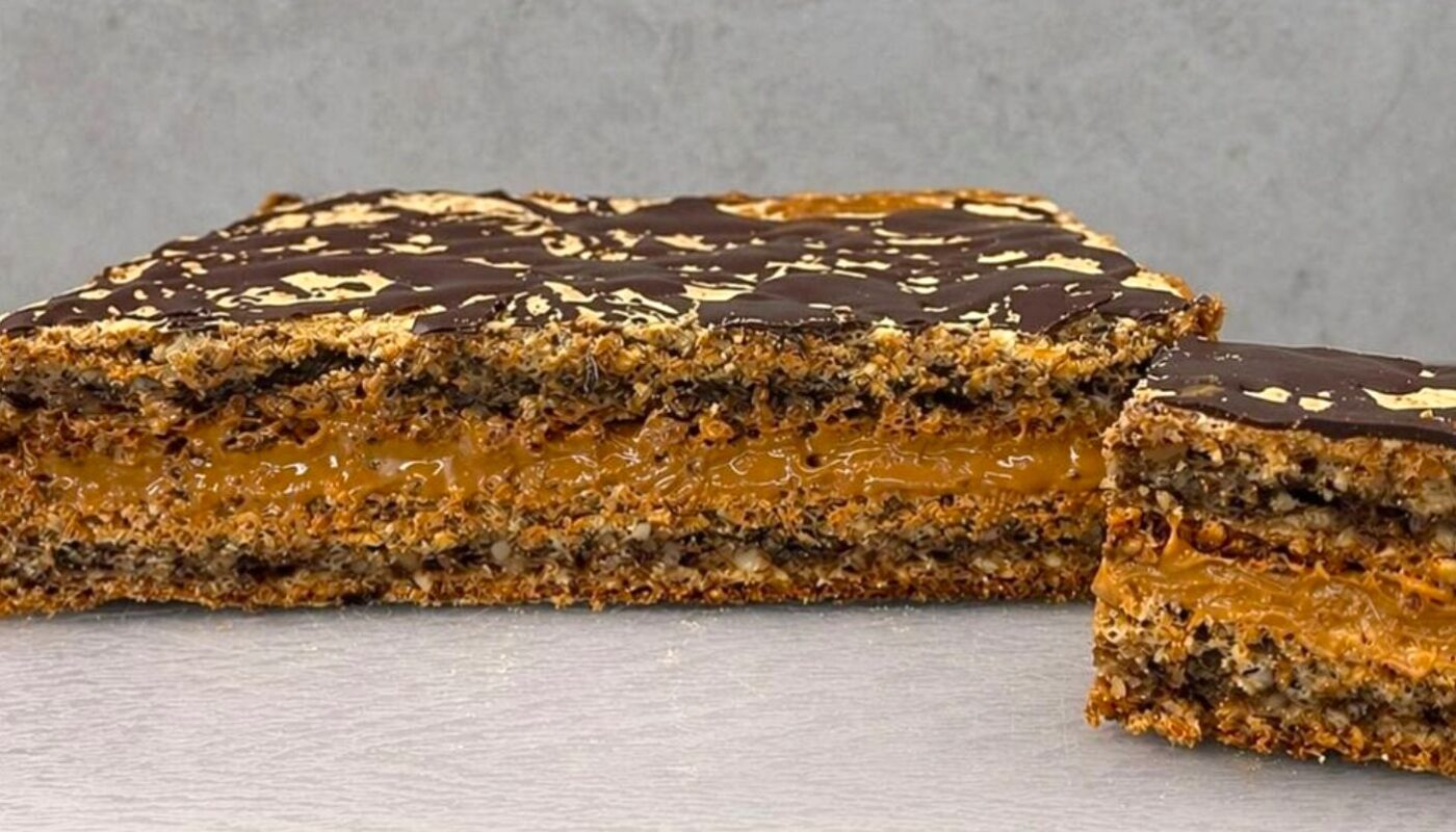 Після Паски білки заморожую і печу цей Горіховий пляцок! Як колись бабуся навчила