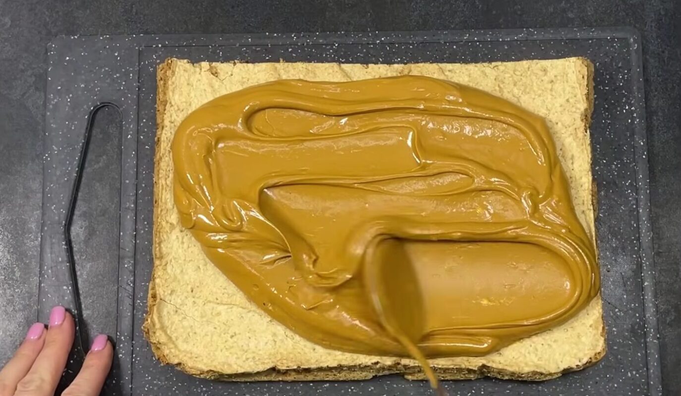 горіховий пляцок на білках