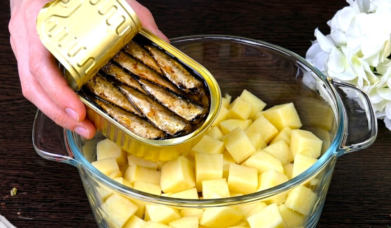 Просто додала сардину до картоплі і нагодувала всю сім'ю! На завтра просили знову приготувати