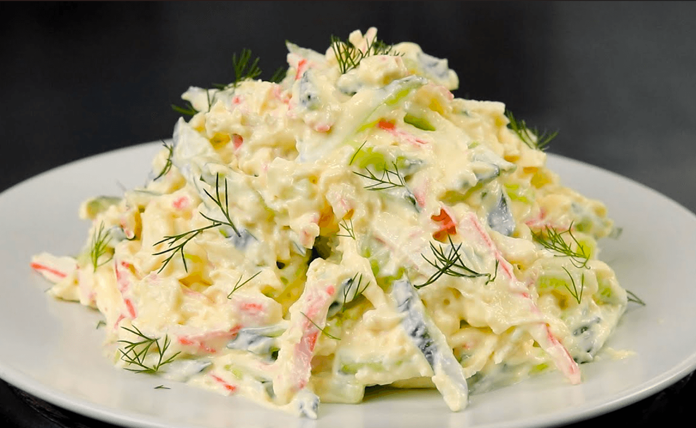 салат з крабовими паличками