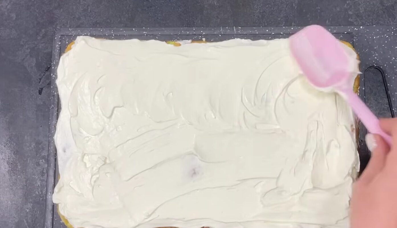 пляцок з яблуками і маком одним коржем