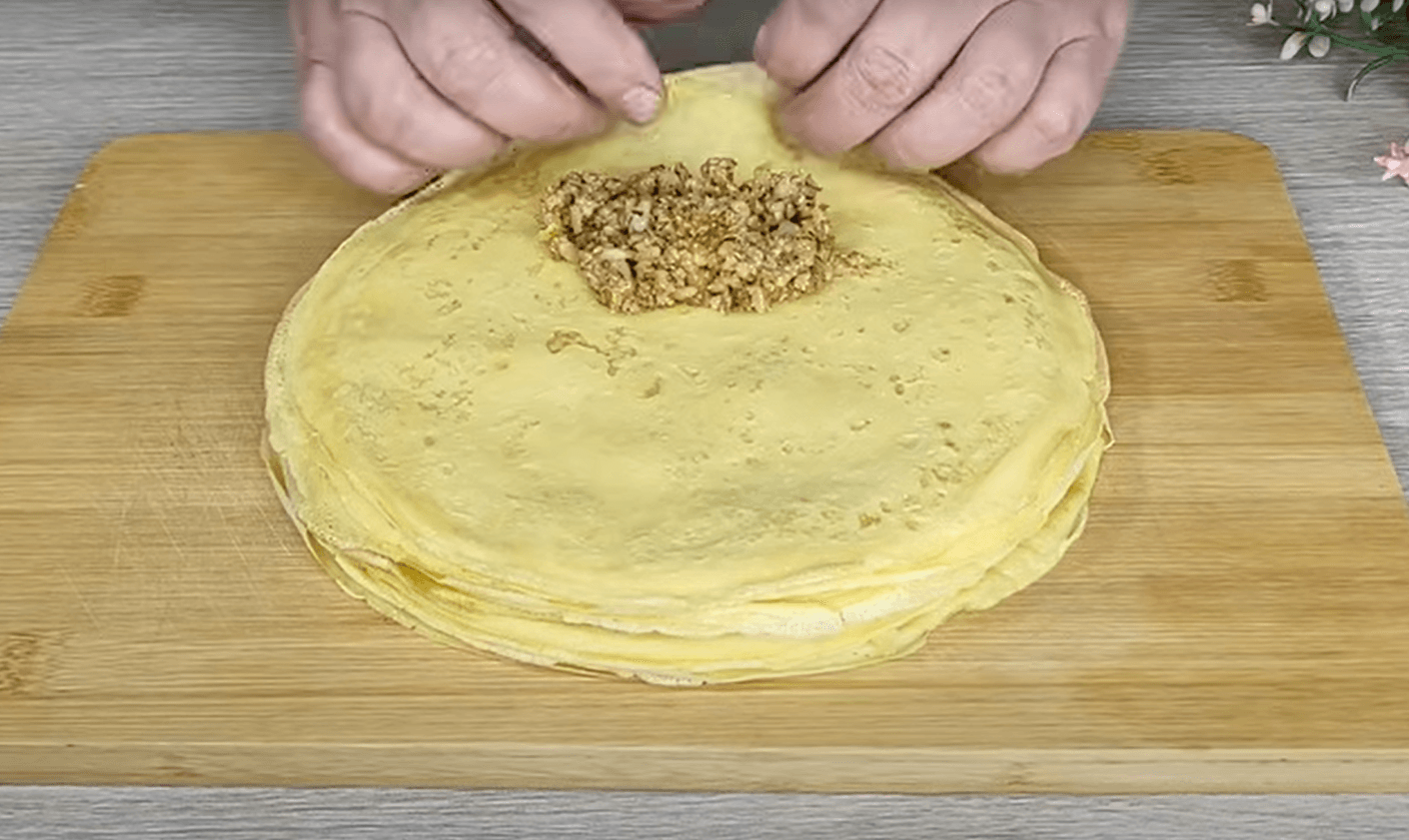 млинці з кабачками і фаршем