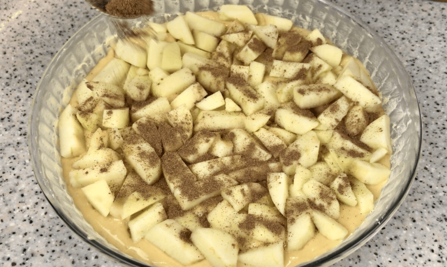 медовий пиріг з яблуками
