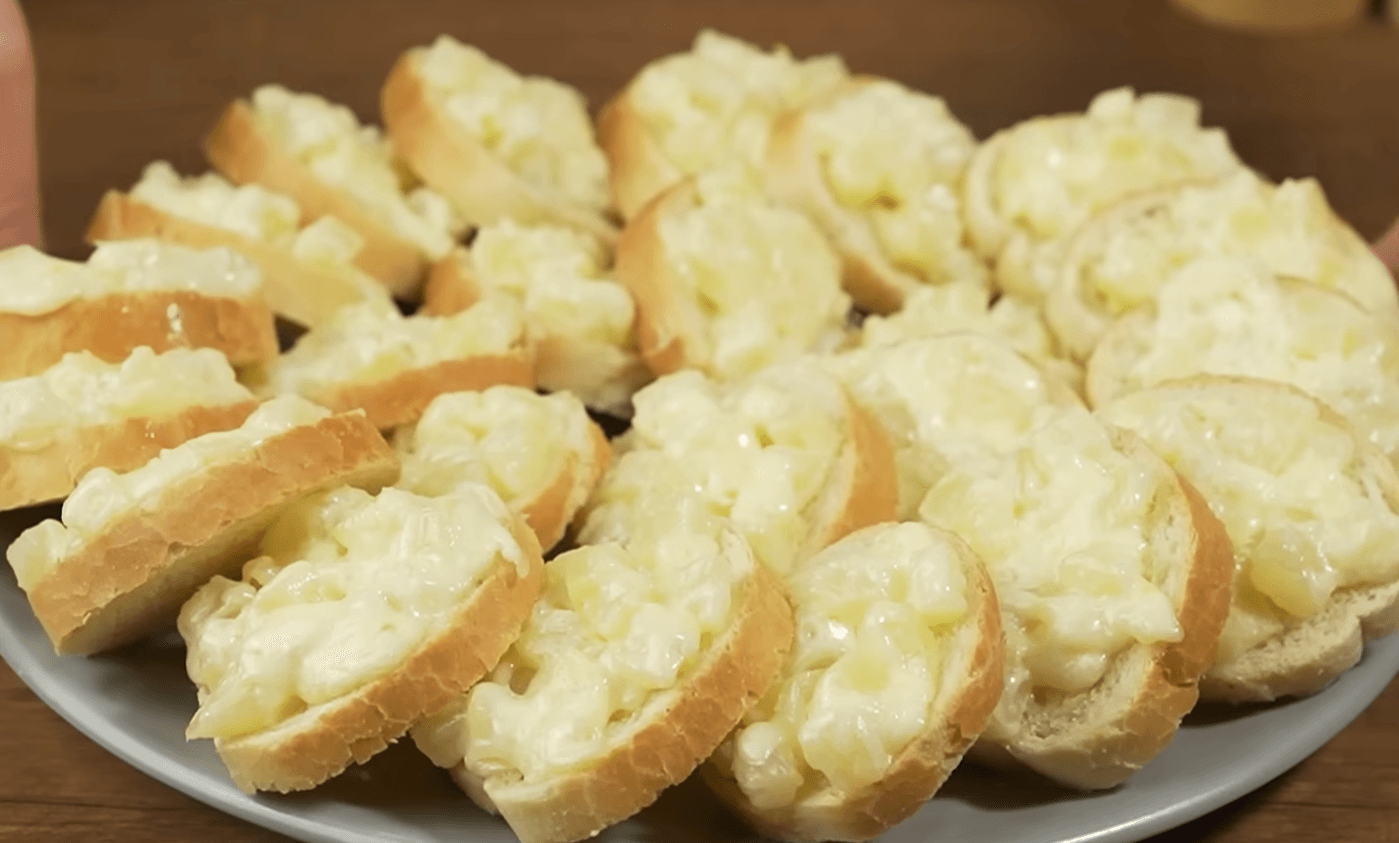 канапки з ананасом