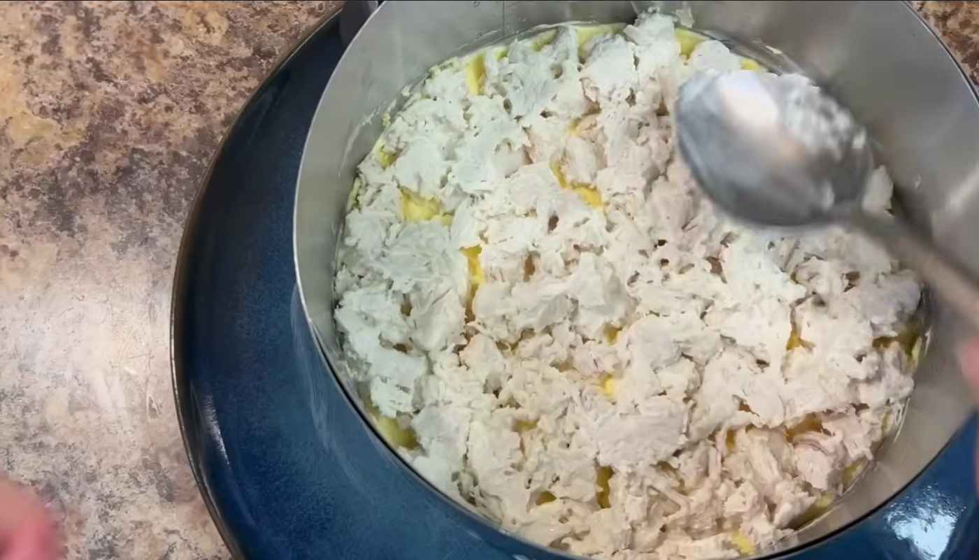 Як приготувати салат з куркою снігова королева