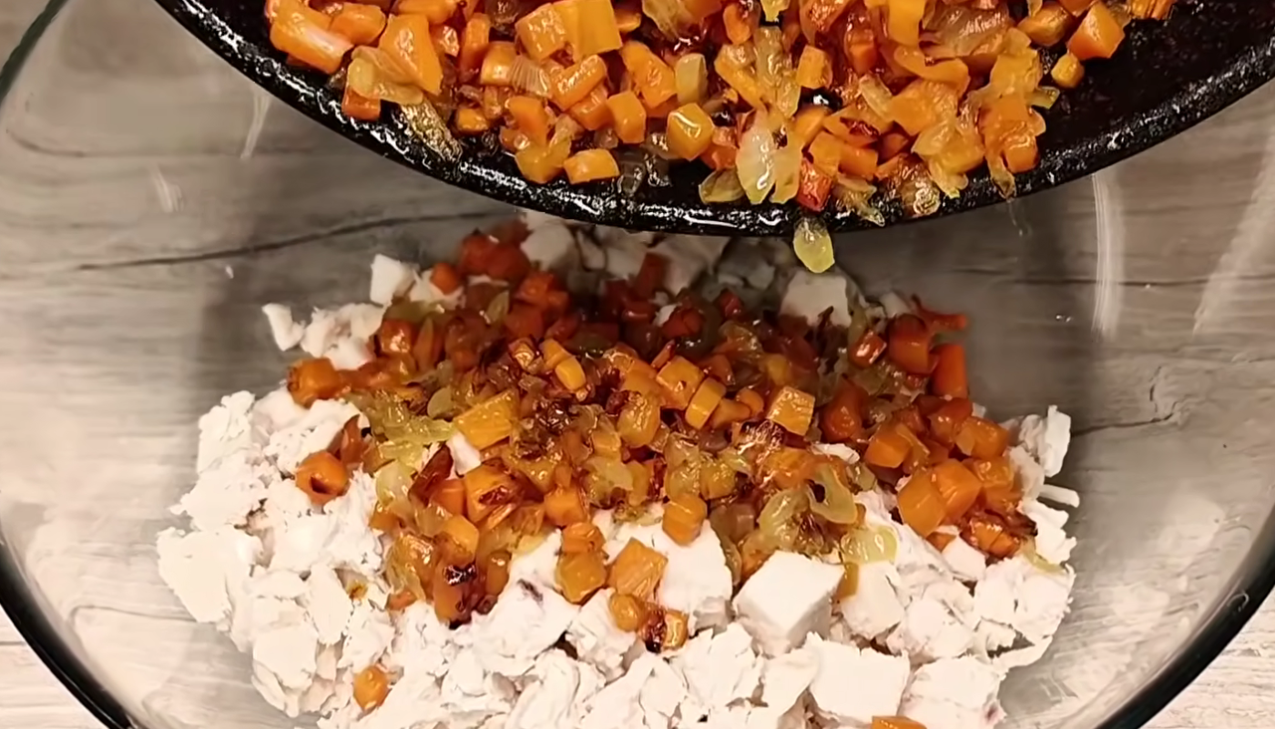салат з куркою і грибами