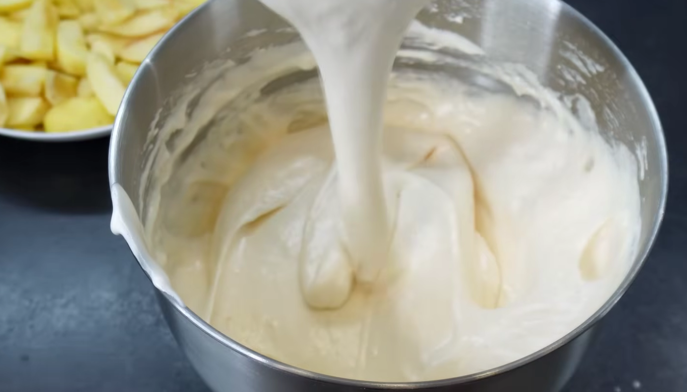 пишна шарлотка з яблук