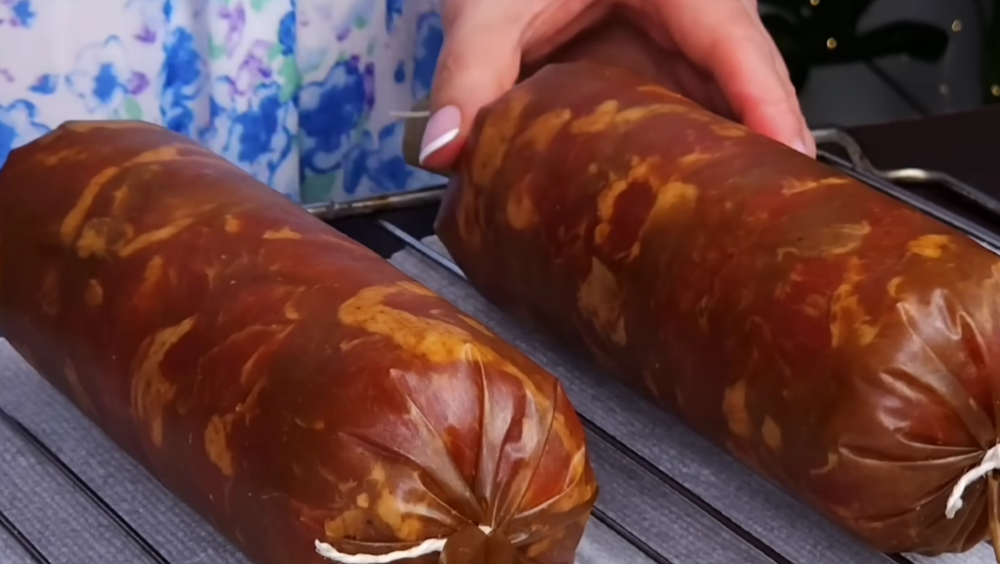 Домашня рублена ковбаса