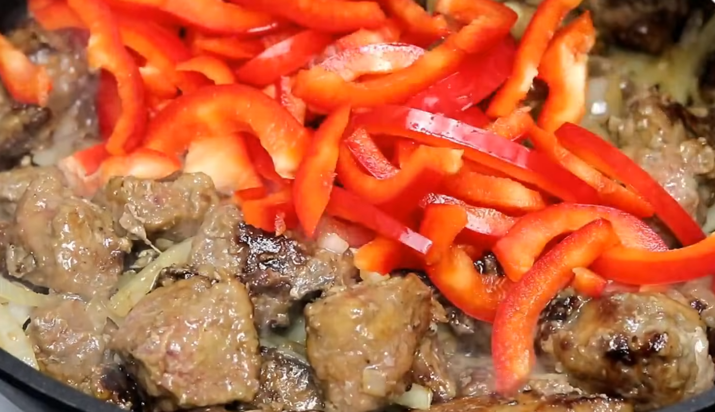 печінка з овочами
