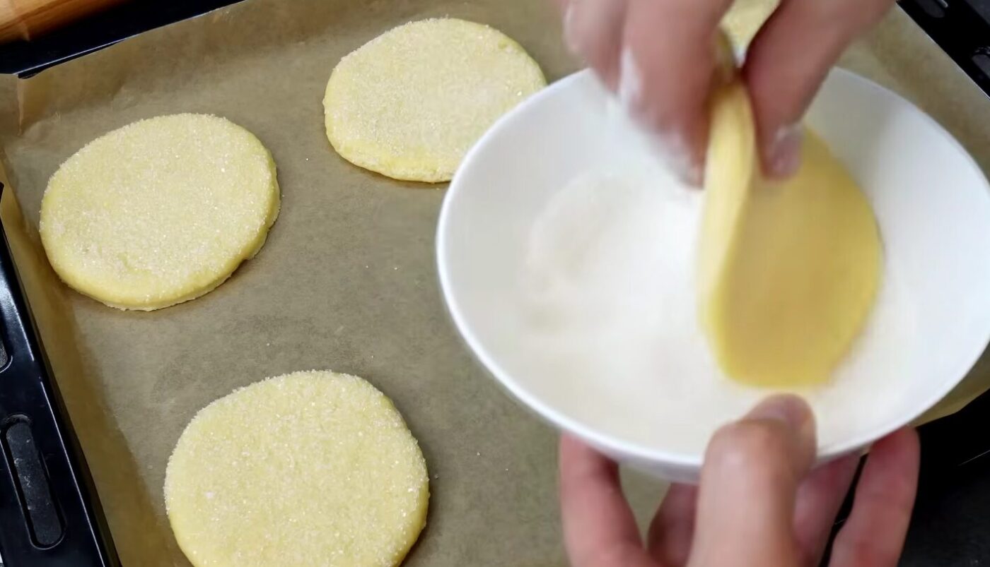 бабусине печиво з цукром