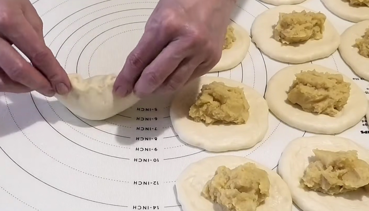 Пиріжки з горохом