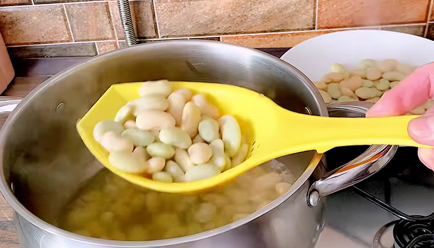 Пісний борщ з квасолею