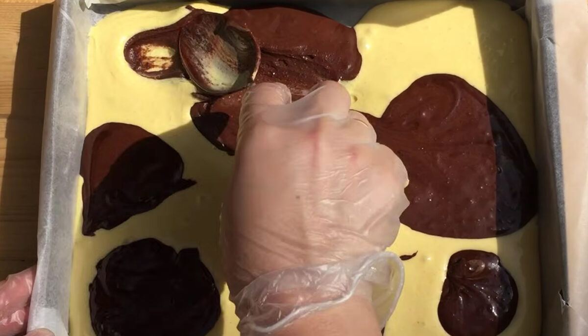 Пляцок з вишнями одним коржем