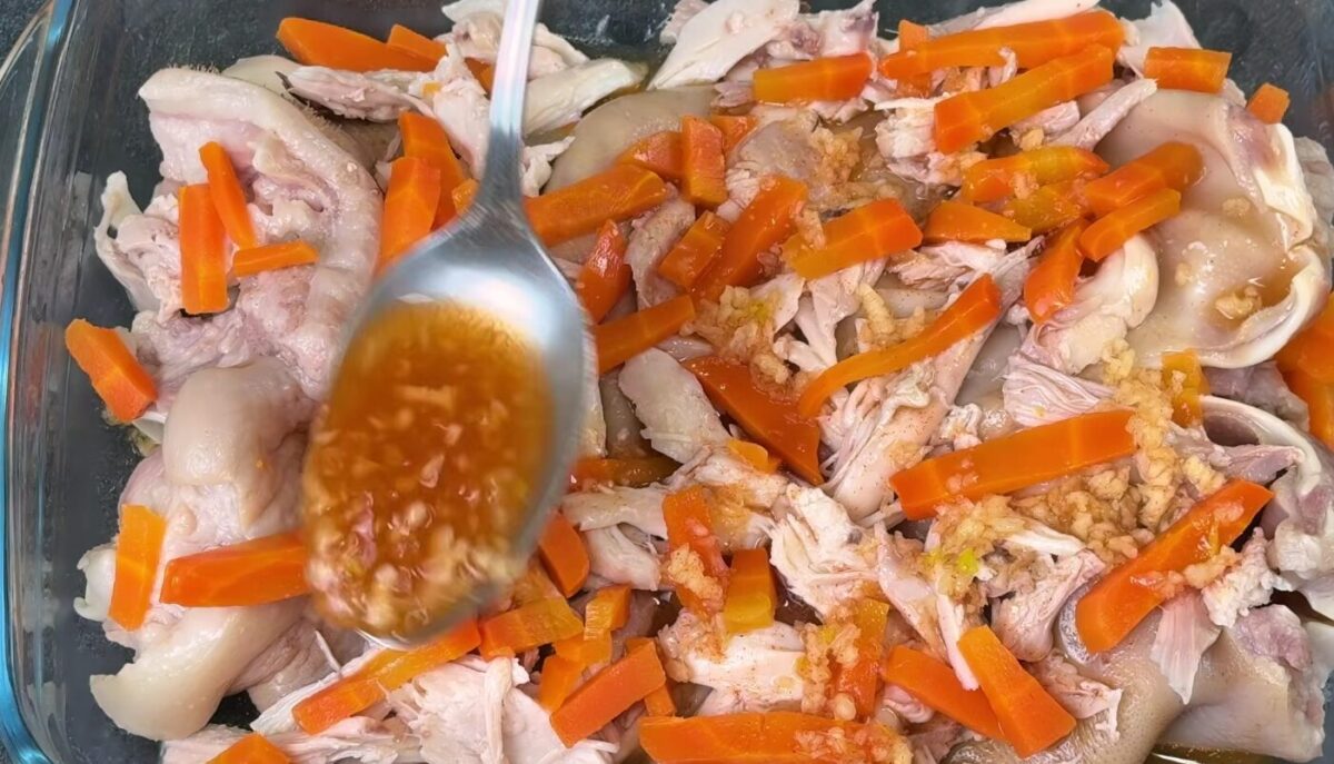 Закуска з свинячих вушок
