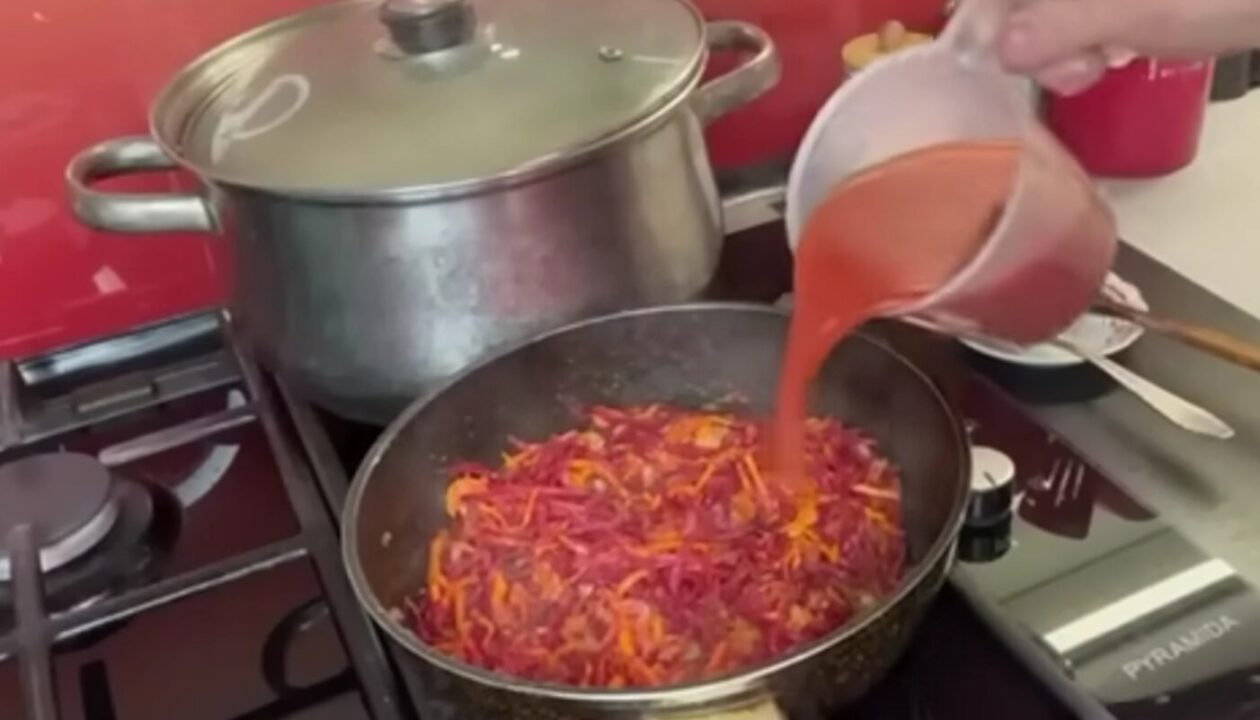 Борщ з капустою і квасолею
