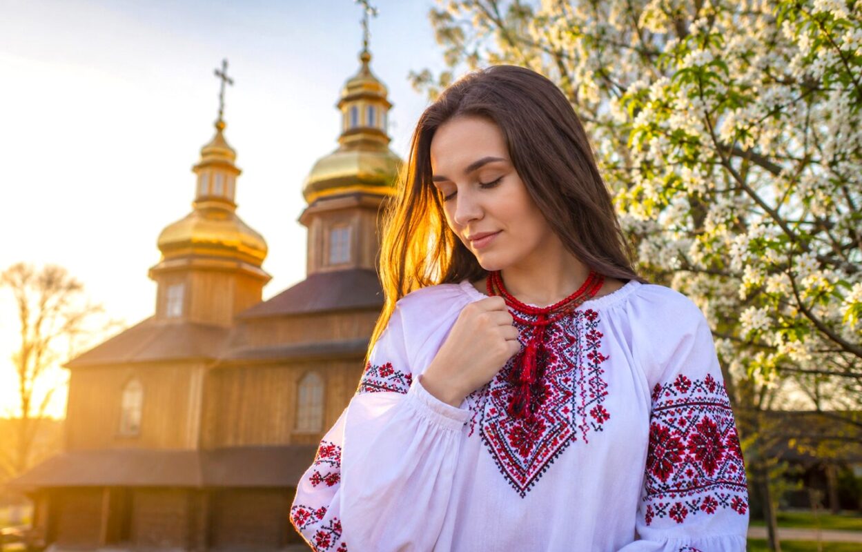 Чому на Вознесіння Господнє варто одягнути вишиванку: українці здавна вірили в особливу силу цього одягу