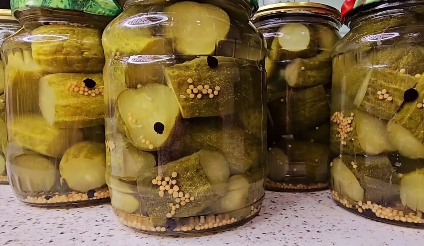 мариновані огірки на зиму рецепт гарячим способом