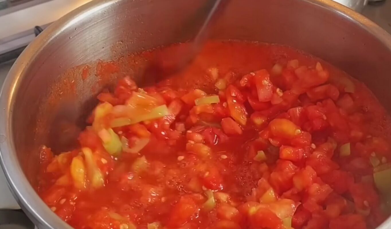 tomatnyj-sous-shakahuka